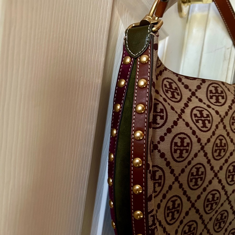 Tory Burch Patterned Shoulder Bag in Cream and Brown - Picture 4 of 7